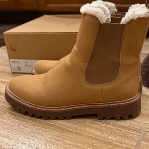 J Crew Women's Tan Sherpa Lined Chelsea Boots Cedarwood size 9